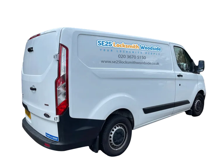 SE25 Locksmith Woodside van